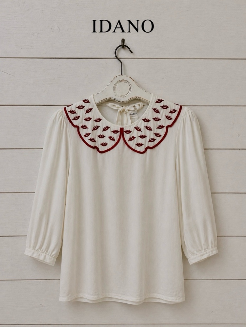 IDANO – off White Blouse with Embroidered Lips Collar – Size 1/Small